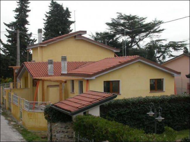 Villa bifamiliare in vendita a Massarosa