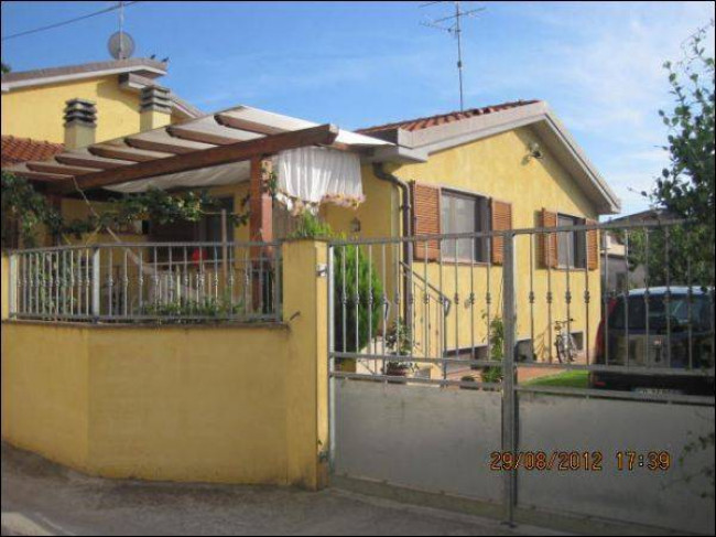 Villa bifamiliare in vendita a Massarosa