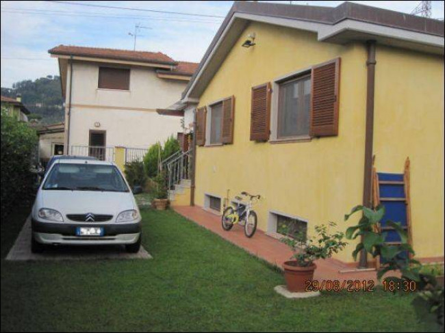 Villa bifamiliare in vendita a Massarosa