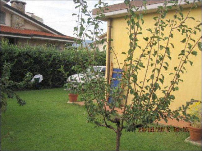 Villa bifamiliare in vendita a Massarosa