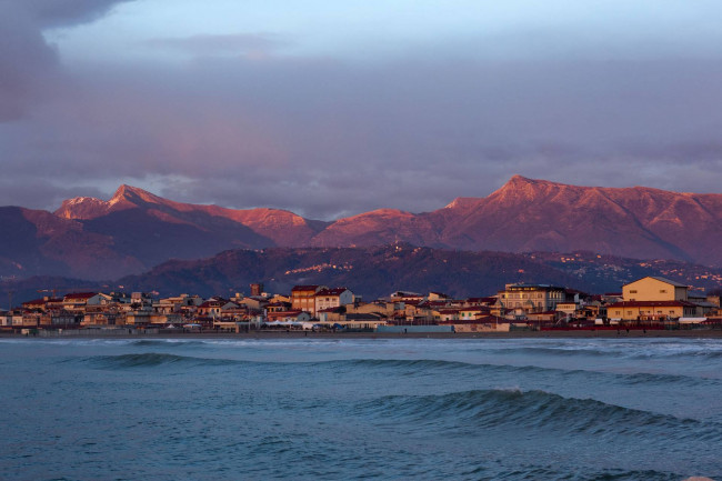 Appartamento in vendita a Viareggio
