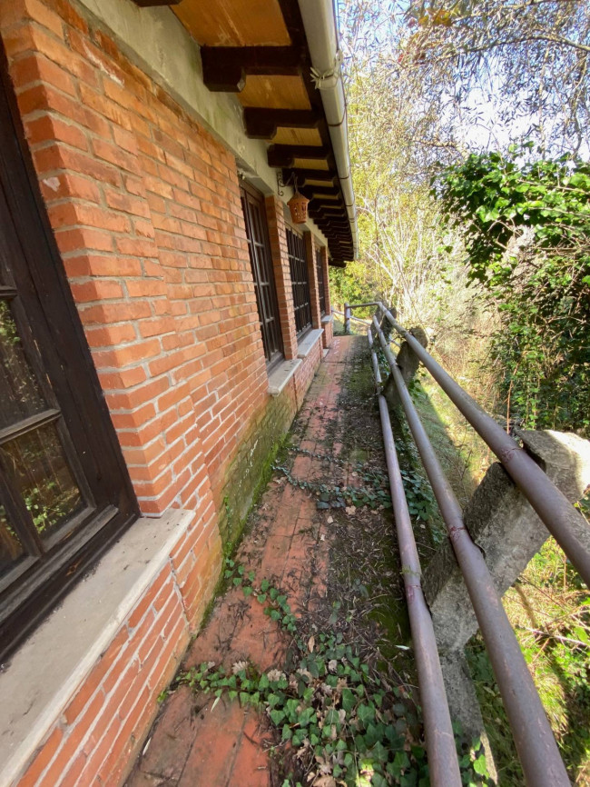 Proprietà rustica con terreno in vendita a Camaiore