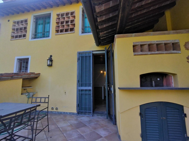 Proprietà rustica con terreno in vendita a Camaiore