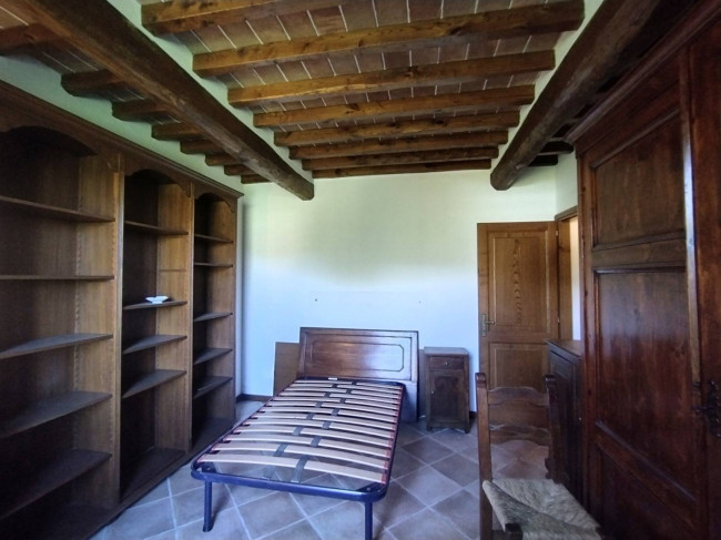 Proprietà rustica con terreno in vendita a Camaiore
