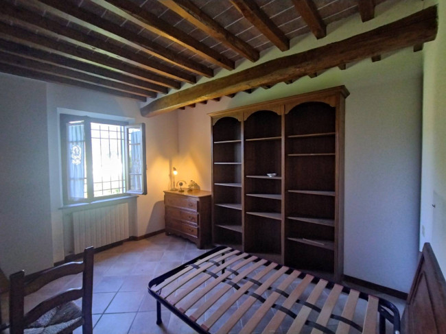 Proprietà rustica con terreno in vendita a Camaiore