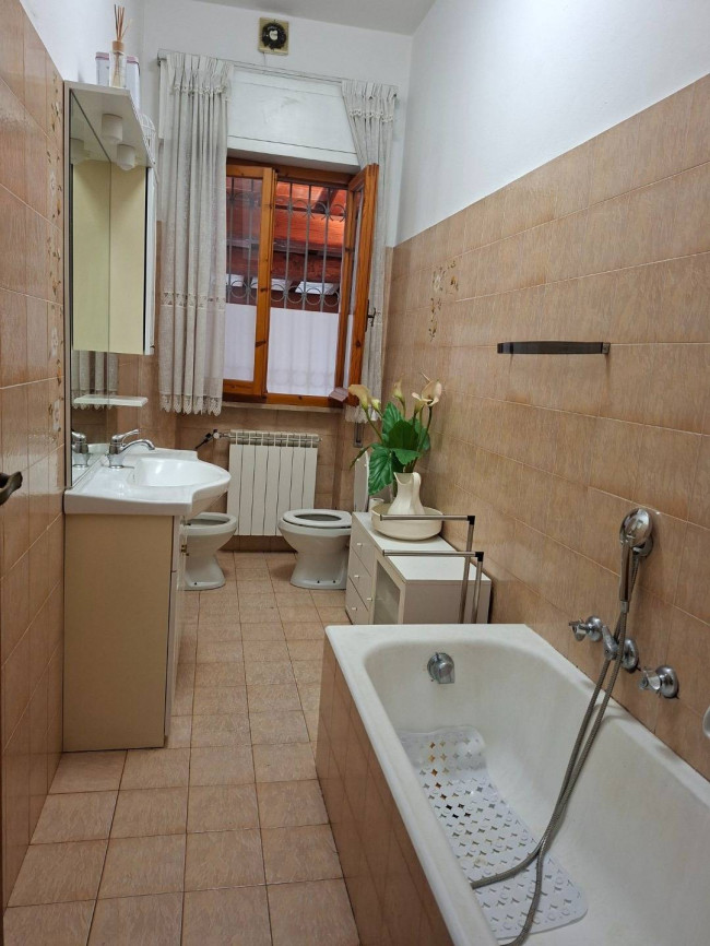 Appartamento piano terra in vendita a Viareggio