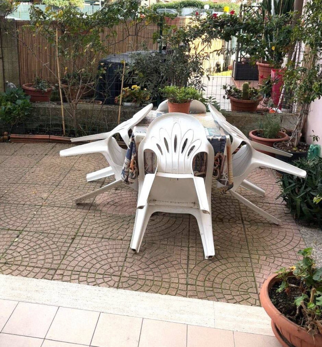 Appartamento piano terra in vendita a Viareggio