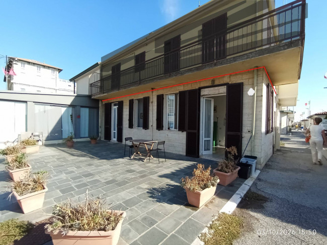 Appartamento piano terra in vendita a Viareggio
