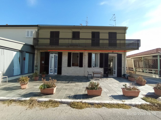 Appartamento piano terra in vendita a Viareggio