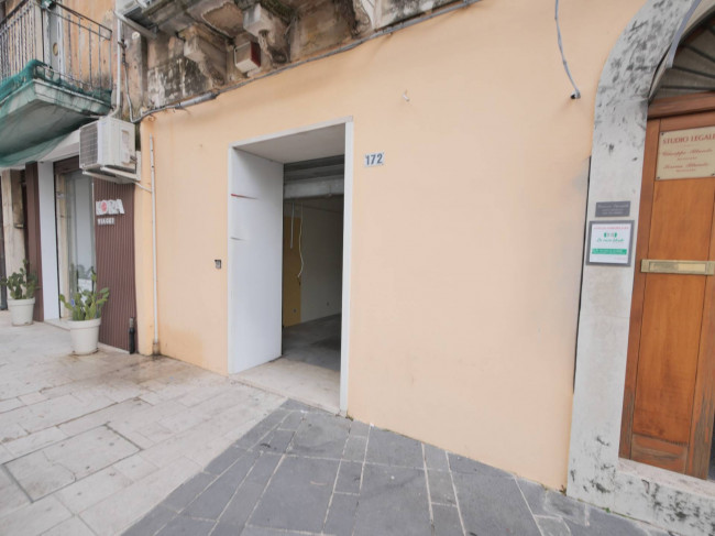 Locale Commerciale in vendita a Ragusa