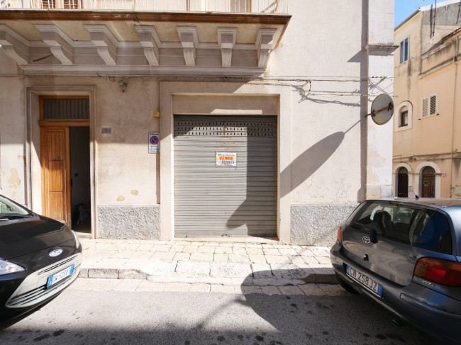 Box o garage in vendita a Ragusa