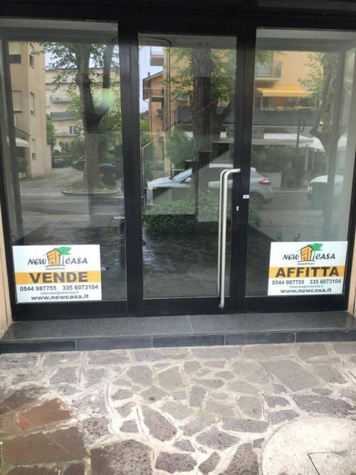 Fondo commerciale in vendita a Pinarella, Cervia (RA)