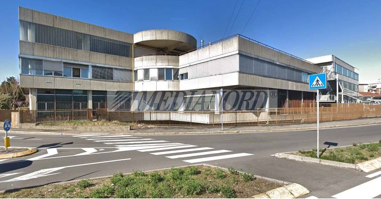 Capannone Commerciale in Vendita - Foto 2
