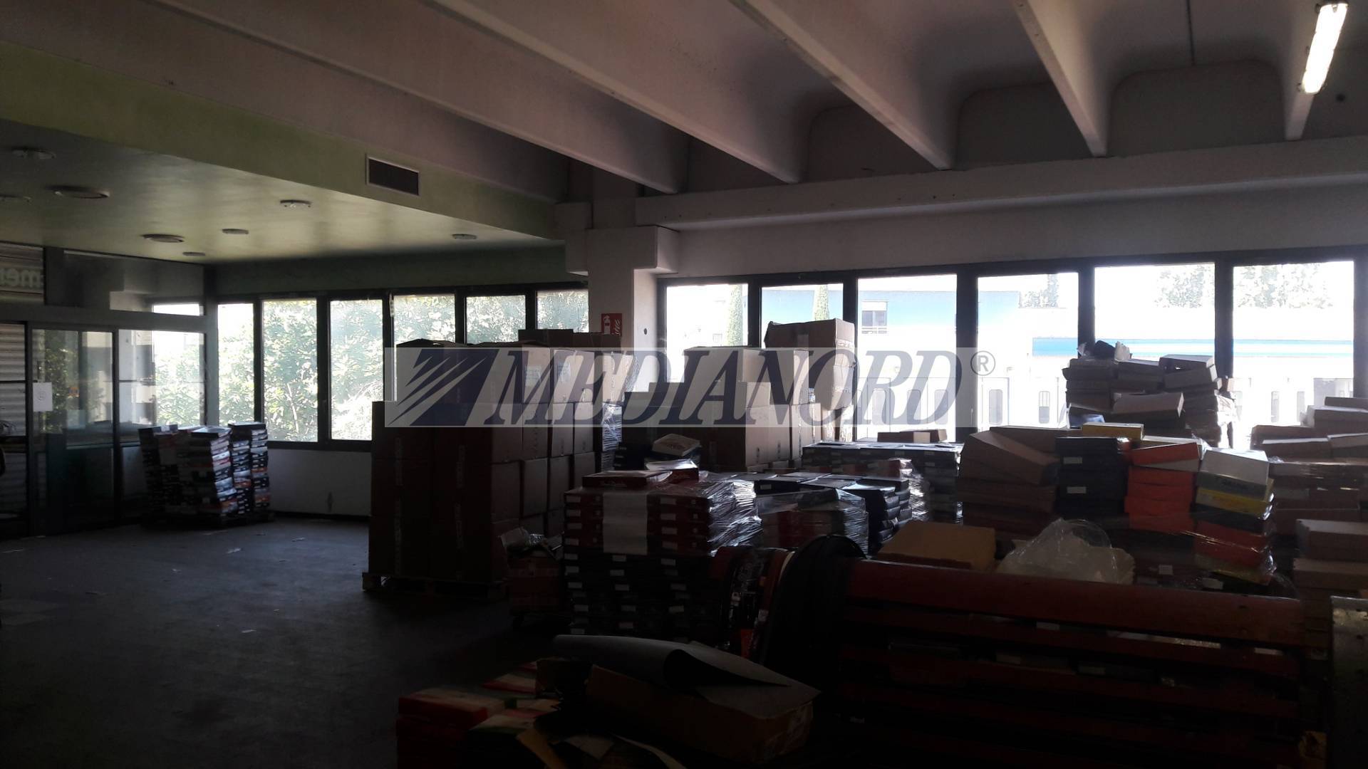 Capannone Commerciale in Affitto - Foto 2