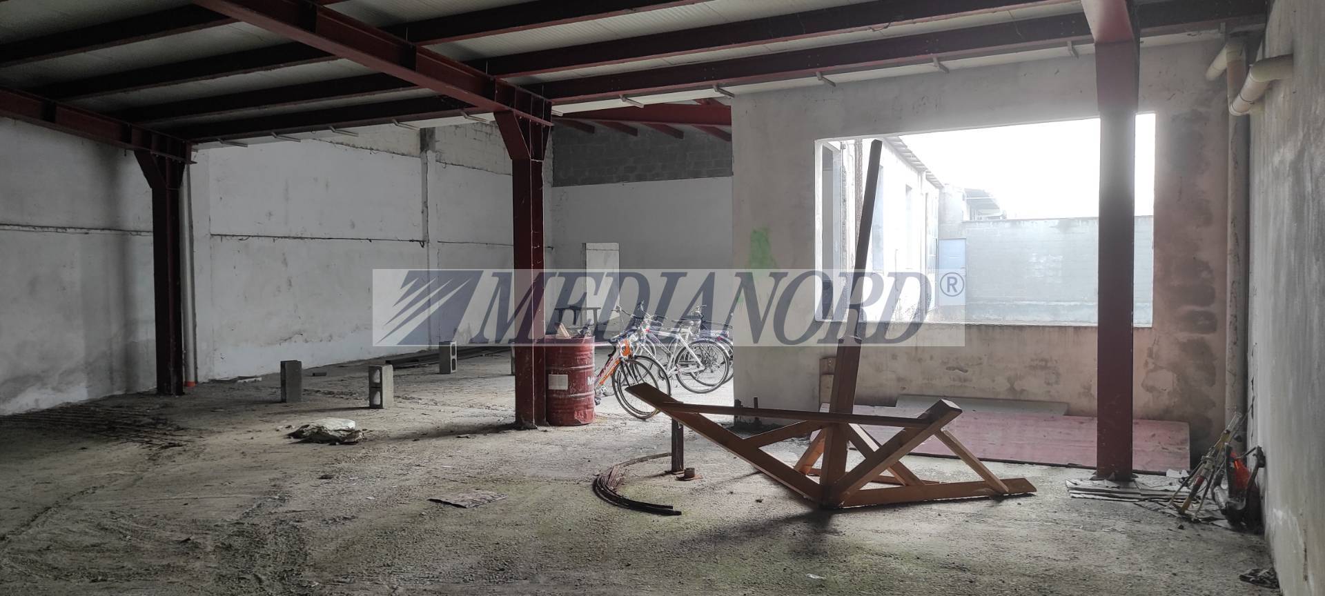 Capannone Commerciale in Vendita - Foto 10
