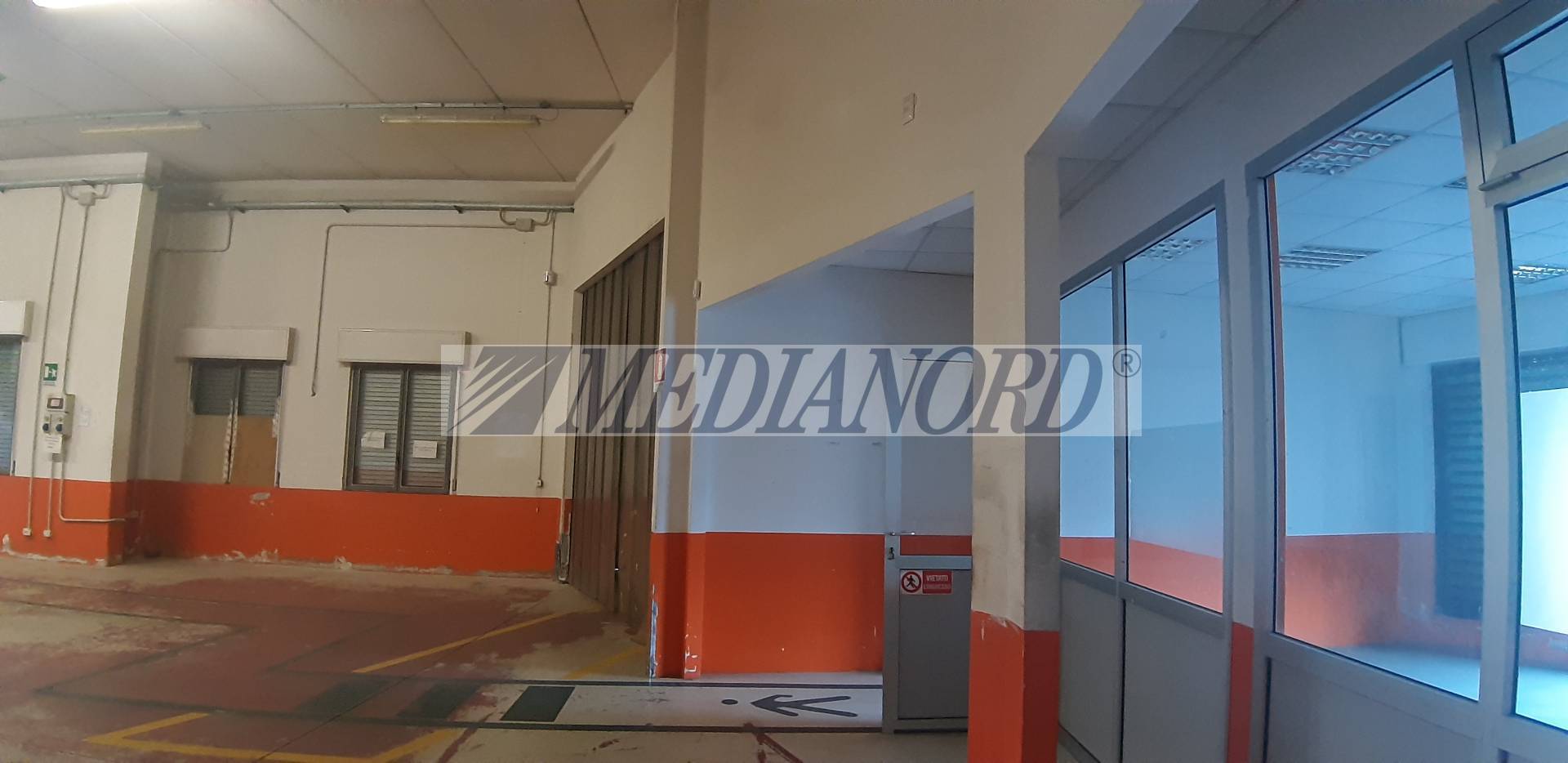 Capannone Commerciale in Vendita - Foto 10