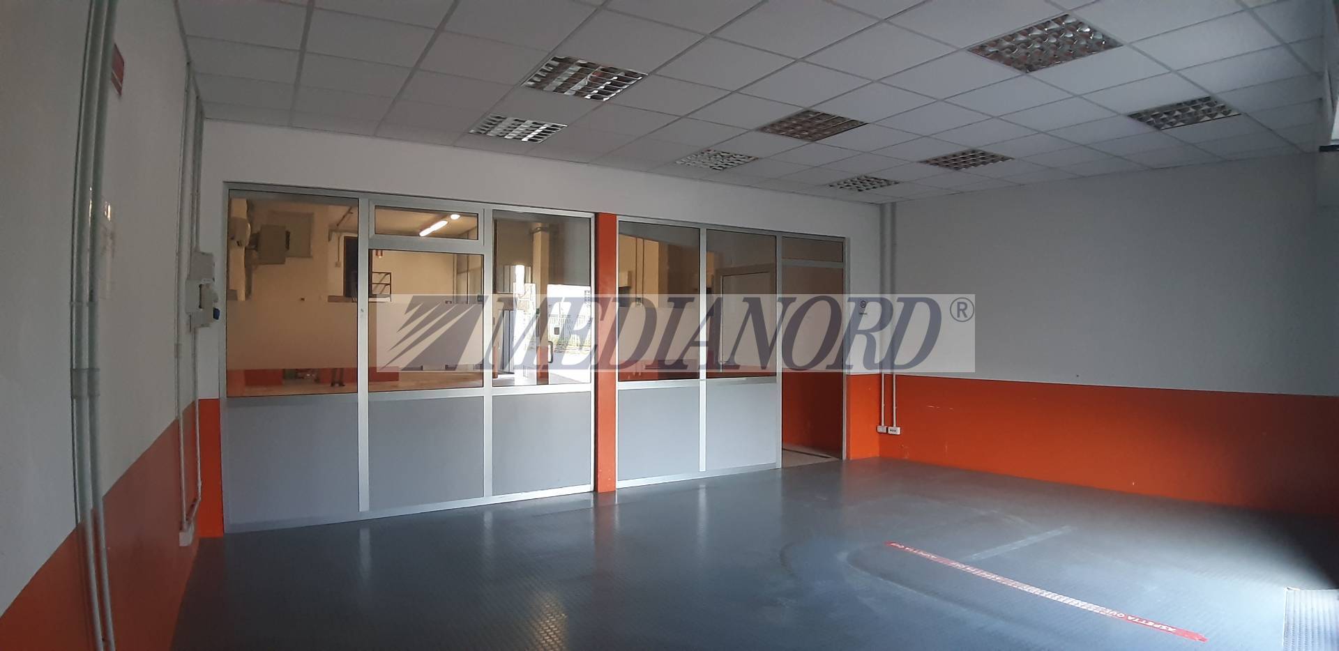 Capannone Commerciale in Vendita - Foto 11