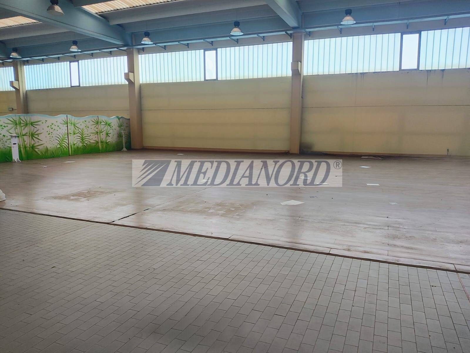 Capannone Commerciale in Vendita - Foto 3