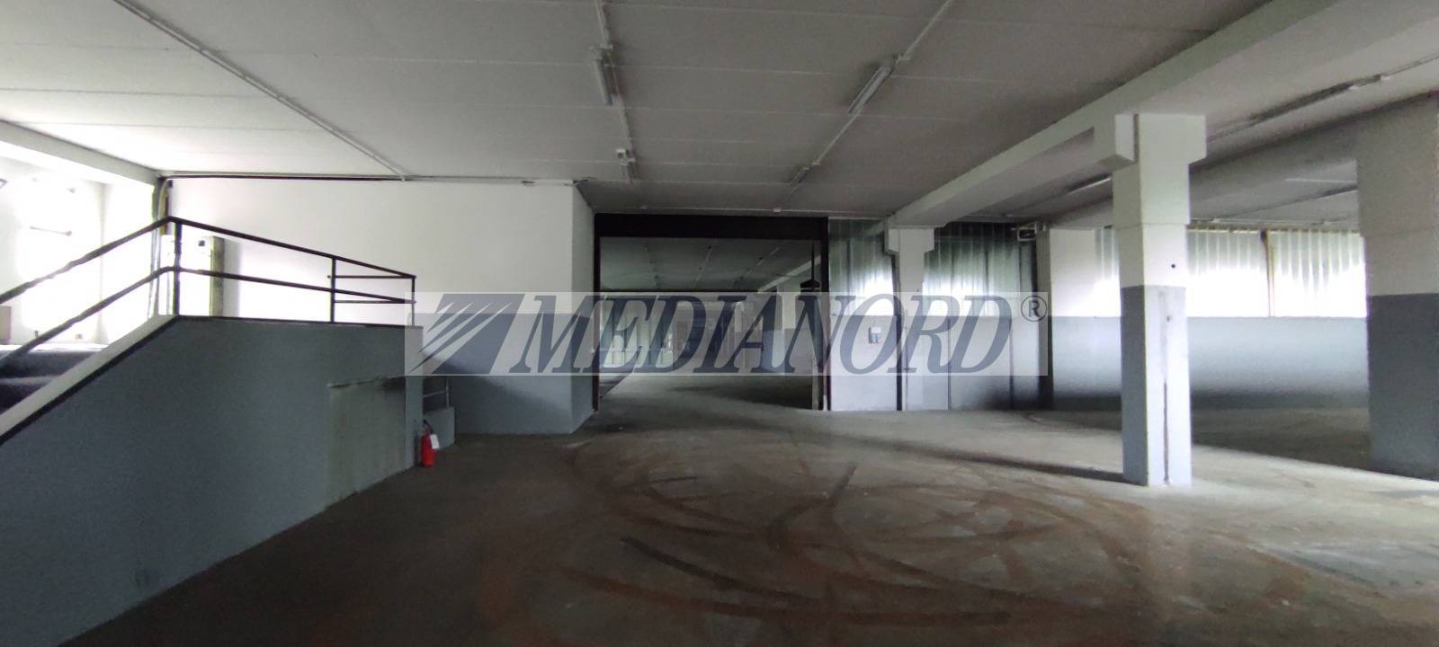 Capannone Commerciale in Vendita - Foto 8