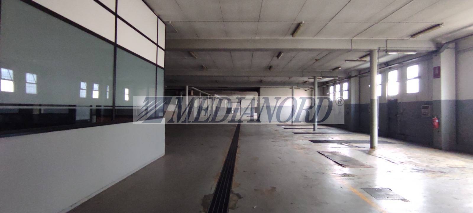 Capannone Commerciale in Vendita - Foto 10