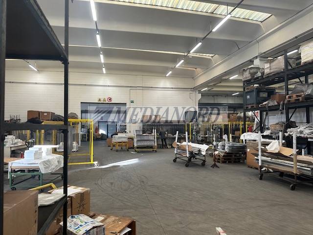 Capannone Industriale in Vendita - Foto 2