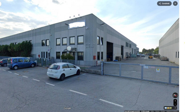 Capannone Industriale in Affitto a Treviolo