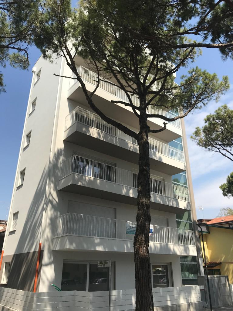  jesolo vendita quart: piazza manzoni euroimmobiliare di montino andrea & c s.a.s.