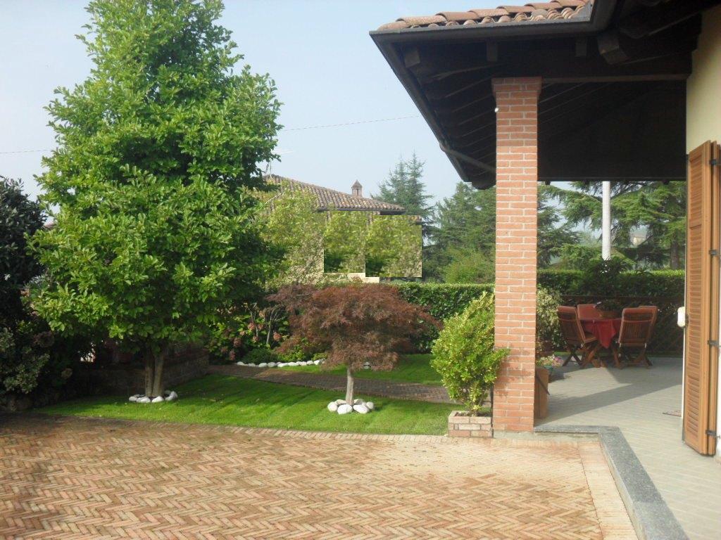  castelletto-monferrato vendita quart: giardinetto agenzia-studio-casa