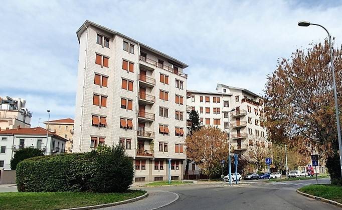  alessandria vendita quart: pista agenzia-studio-casa