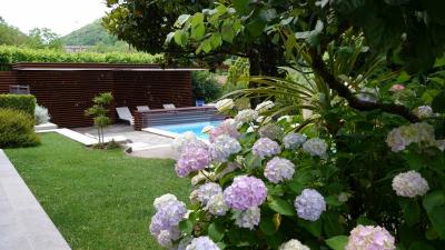 Villa for sale in Atina