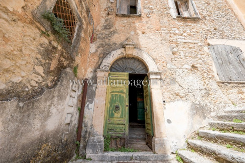 typical historical house for sale in Fontana Liri
