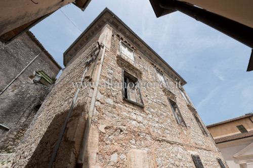 typical historical house for sale in Fontana Liri