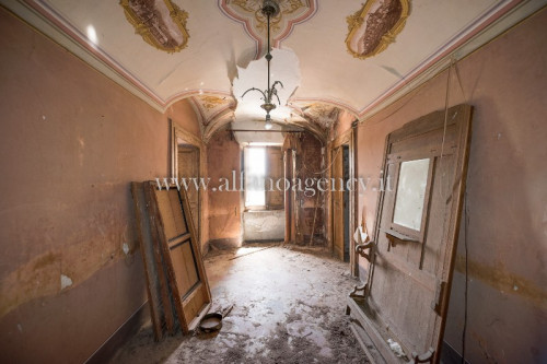 typical historical house for sale in Fontana Liri