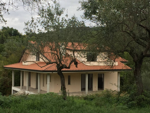 Villa trifamiliare in vendita a Fontana Liri