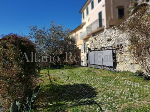 Palazzo storico in vendita a Arpino