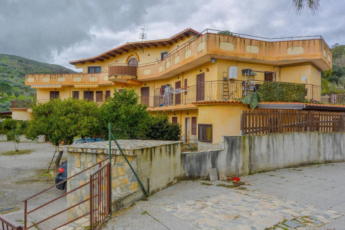 Appartamento in vendita a Laureana Cilento