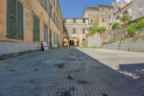 Palazzo intero stabile in vendita a Arpino