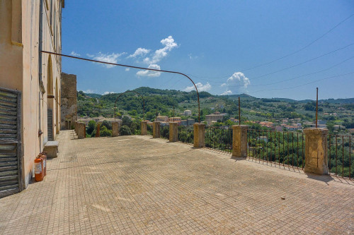 Palazzo intero stabile in vendita a Arpino