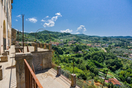 Palazzo intero stabile in vendita a Arpino