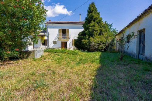 farmhouse for sale in Pignataro Interamna
