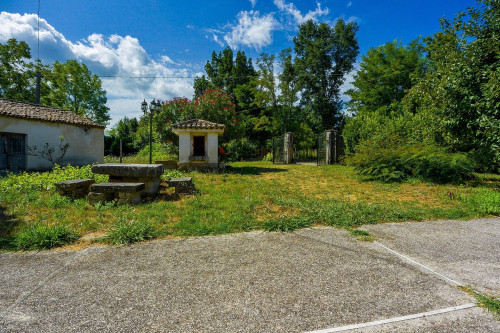 farmhouse for sale in Pignataro Interamna