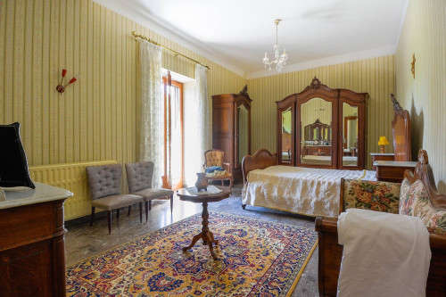 farmhouse for sale in Pignataro Interamna