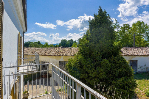 farmhouse for sale in Pignataro Interamna