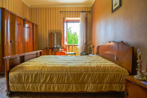 farmhouse for sale in Pignataro Interamna