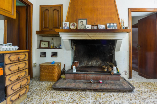 farmhouse for sale in Pignataro Interamna