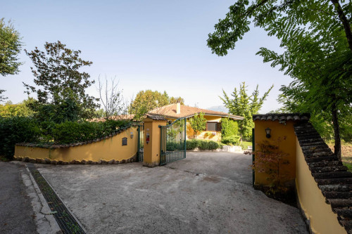 Villa for sale in Pignataro Interamna