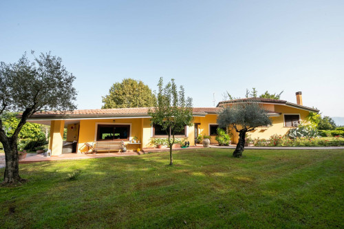 Villa for sale in Pignataro Interamna