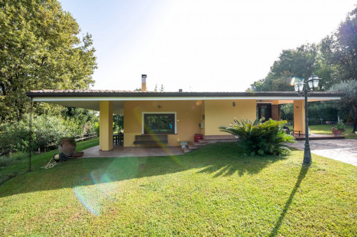 Villa for sale in Pignataro Interamna