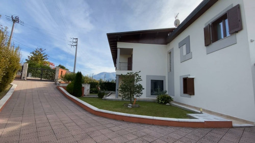 Villa bifamiliare in vendita a Atina