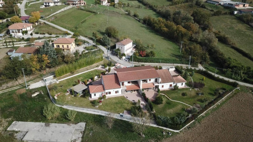 Villa bifamiliare in vendita a Atina